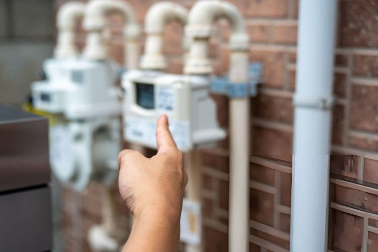 Isometric view of smart building floor plan with IoT sensors
